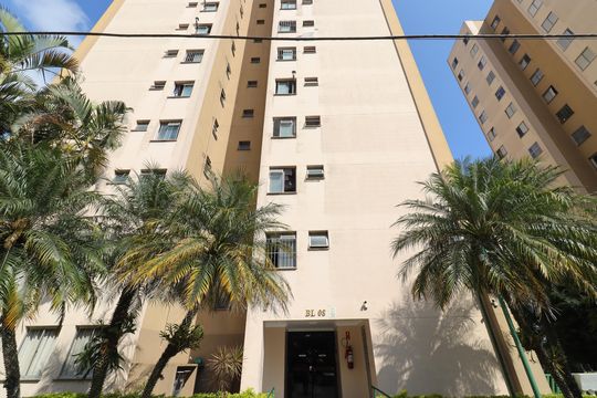 Fachada do bloco de apartamento para alugar com 2 quartos, 58m² em Vila Emir, São Paulo