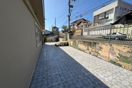 Quintal de casa à venda com 3 quartos, 300m² em Santa Luzia, Ribeirão Pires