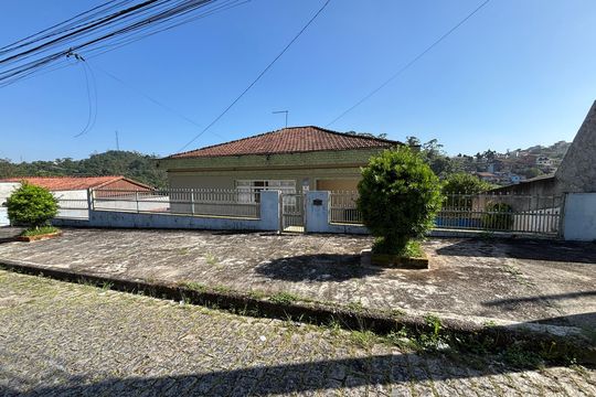 Casa à venda com 3 quartos, 300m² em Santa Luzia, Ribeirão Pires