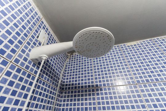 Banheiro de apartamento para alugar com 2 quartos, 43m² em Itaim Paulista, Ferraz de Vasconcelos