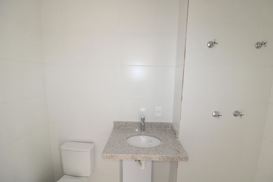 Banheiro 2 de apartamento para alugar com 2 quartos, 43m² em Parada Inglesa, São Paulo