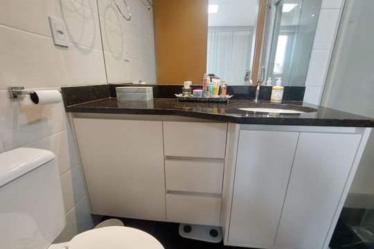 banheiro 1 de apartamento à venda com 3 quartos, 80m² em Sagrada Família, Belo Horizonte