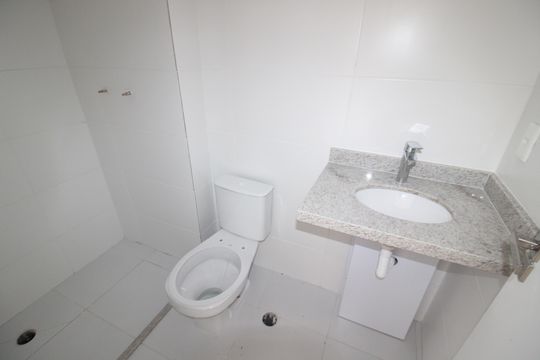 Banheiro 2 de apartamento para alugar com 2 quartos, 58m² em Parada Inglesa, São Paulo