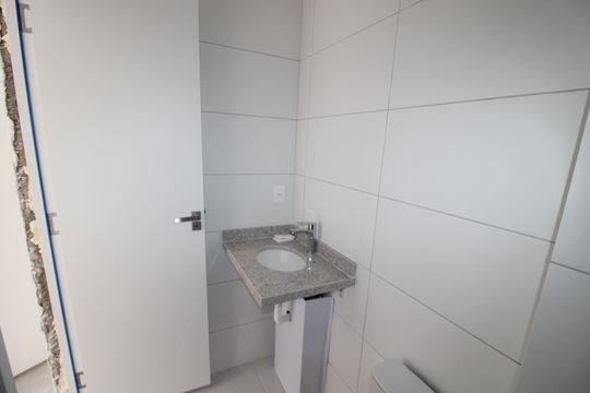 Banheiro 1 de apartamento para alugar com 2 quartos, 58m² em Parada Inglesa, São Paulo