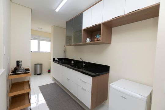 Cozinha de apartamento à venda com 3 quartos, 76m² em Mansões Santo Antônio, Campinas