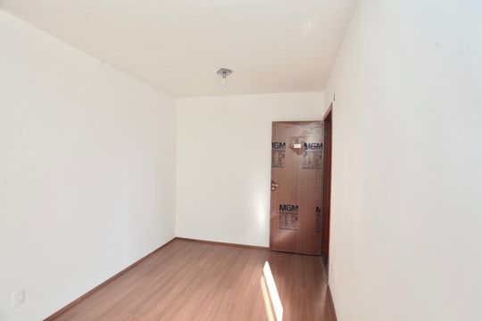 Sala de apartamento para alugar com 2 quartos, 43m² em Tres Barras, Contagem