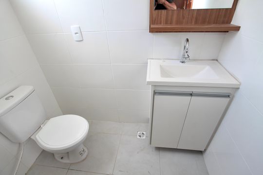 Banheiro Social de apartamento para alugar com 2 quartos, 43m² em Tres Barras, Contagem