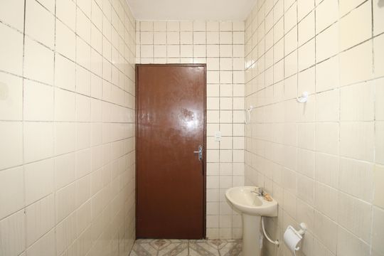 Banheiro de casa para alugar com 1 quarto, 47m² em Cidade Nitro Operária, São Paulo