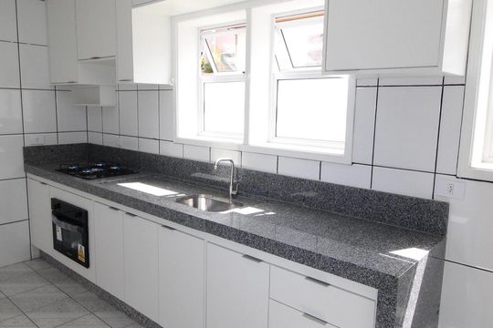 Cozinha de casa para alugar com 2 quartos, 60m² em Jardim Esplanada, São José dos Campos