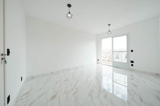 Sala/Cozinha de apartamento à venda com 1 quarto, 24m² em Vila Ré, São Paulo