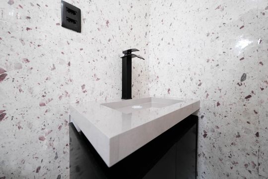 Banheiro de apartamento à venda com 1 quarto, 24m² em Vila Ré, São Paulo