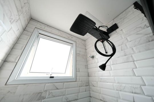 Banheiro de apartamento à venda com 1 quarto, 24m² em Vila Ré, São Paulo