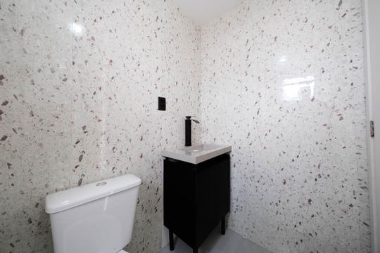 Banheiro de apartamento à venda com 1 quarto, 24m² em Vila Ré, São Paulo