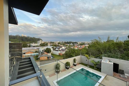 Casa à venda com 3 quartos, 233m² em Scharlau, São Leopoldo