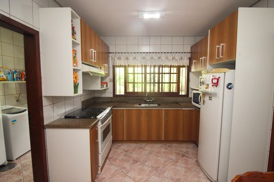 Cozinha de casa à venda com 4 quartos, 252m² em Ipanema, Porto Alegre