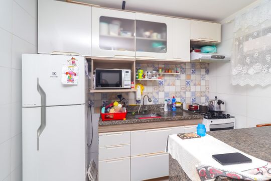Sala/Cozinha de casa de condomínio à venda com 2 quartos, 72m² em Itaquera, São Paulo
