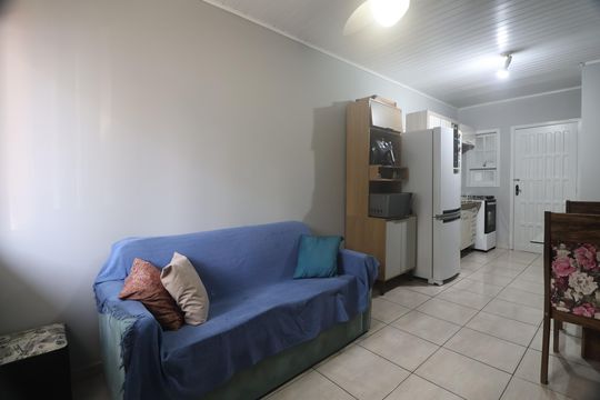 Casa à venda com 2 quartos, 48m² em Olaria, Canoas