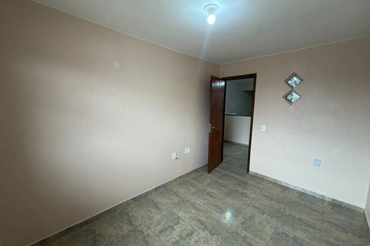 Quarto 01  de apartamento para alugar com 2 quartos, 50m² em Taguatinga, Brasília
