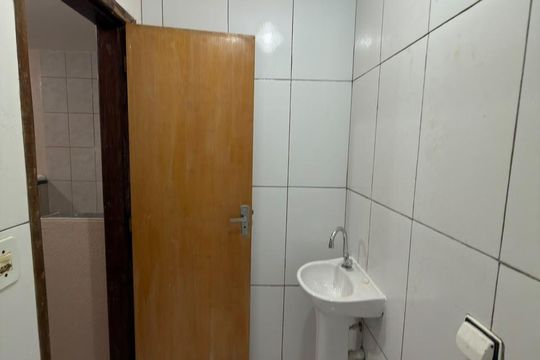 Banheiro  de apartamento para alugar com 2 quartos, 50m² em Taguatinga, Brasília
