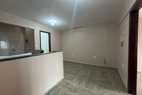 Sala e cozinha  de apartamento para alugar com 2 quartos, 50m² em Taguatinga, Brasília