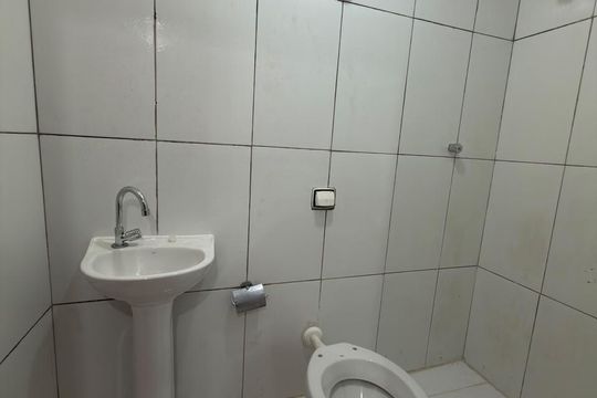 Banheiro  de apartamento para alugar com 2 quartos, 50m² em Taguatinga, Brasília