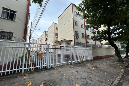 Fachada e portaria de apartamento para alugar com 2 quartos, 46m² em Del Castilho, Rio de Janeiro
