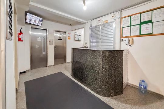 Hall de entrada de apartamento à venda com 1 quarto, 29m² em Liberdade, São Paulo
