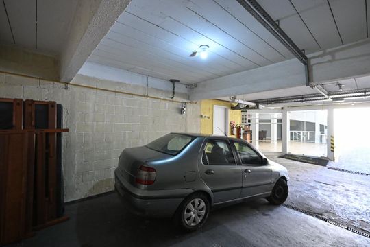 Garagem de casa de condomínio à venda com 3 quartos, 156m² em Jardim Monte Kemel, São Paulo