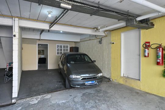 Garagem de casa de condomínio à venda com 3 quartos, 156m² em Jardim Monte Kemel, São Paulo