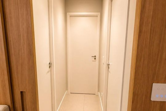 Corredor de apartamento à venda com 2 quartos, 69m² em Alphaville, Barueri