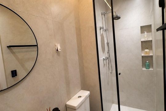 Banheiro 1 de apartamento à venda com 2 quartos, 69m² em Alphaville, Barueri