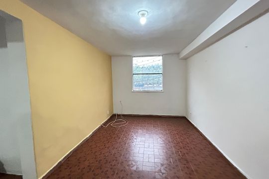 Sala de apartamento para alugar com 2 quartos, 60m² em Realengo, Rio de Janeiro