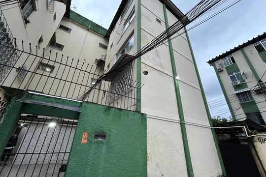 Fachada do bloco de apartamento para alugar com 2 quartos, 60m² em Realengo, Rio de Janeiro