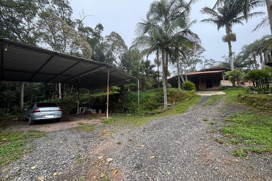 Garagem de casa à venda com 2 quartos, 150m² em Represa, Ribeirão Pires