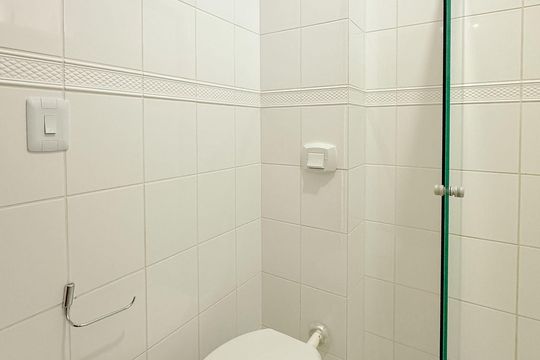 Banheiro de apartamento para alugar com 1 quarto, 60m² em Bela Vista, São José