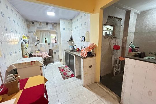 Cozinha de casa de condomínio à venda com 2 quartos, 65m² em Realengo, Rio de Janeiro