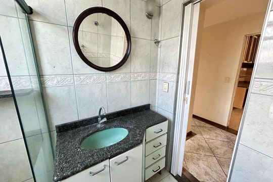 Banheiro de apartamento para alugar com 3 quartos, 95m² em Cascadura, Rio de Janeiro