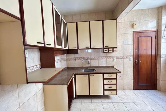 Cozinha de apartamento para alugar com 3 quartos, 95m² em Cascadura, Rio de Janeiro