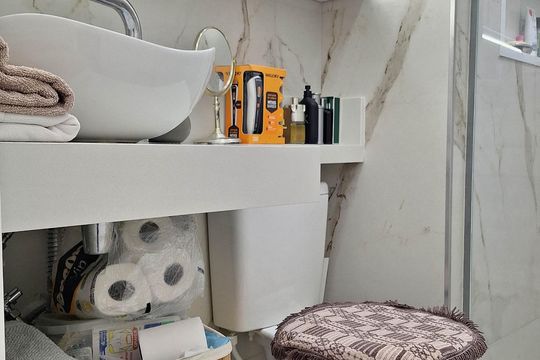 Banheiro de apartamento à venda com 2 quartos, 55m² em Fonseca, Niterói