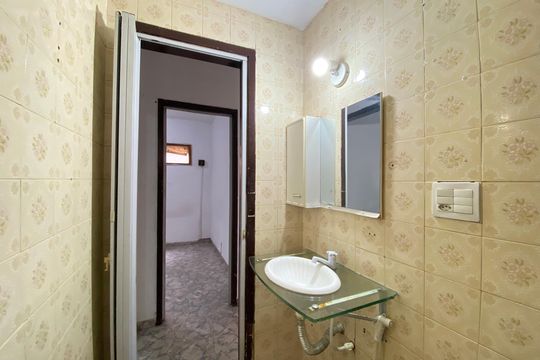 Banheiro de apartamento para alugar com 2 quartos, 47m² em Tomás Coelho, Rio de Janeiro