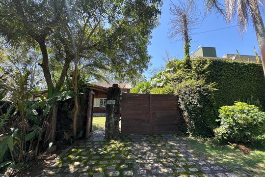 Casa de Condomínio para alugar com 5 quartos, 270m² em Granja Viana Ii, Cotia