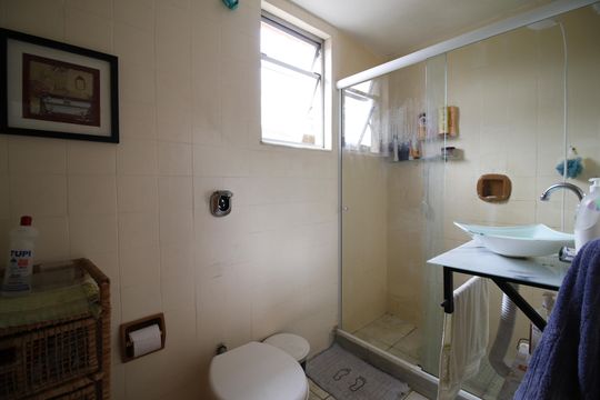 Banheiro de apartamento à venda com 2 quartos, 50m² em Taquara, Rio de Janeiro