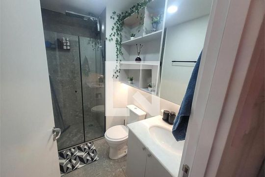 Banheiro de apartamento para alugar com 1 quarto, 35m² em Consolação, São Paulo