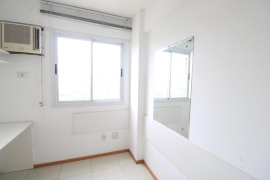 Quarto 1 de apartamento para alugar com 3 quartos, 75m² em Barra da Tijuca, Rio de Janeiro