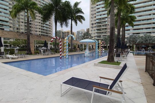 Área comum - Piscina de apartamento para alugar com 3 quartos, 75m² em Barra da Tijuca, Rio de Janeiro