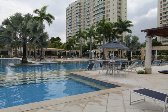 Área comum - Piscina de apartamento para alugar com 3 quartos, 75m² em Barra da Tijuca, Rio de Janeiro