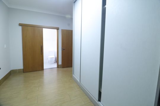 Casa à venda com 4 quartos, 320m² em Swiss Park, Campinas