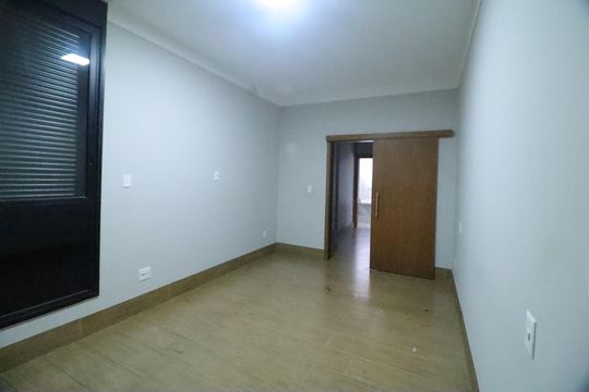 Casa à venda com 4 quartos, 320m² em Swiss Park, Campinas