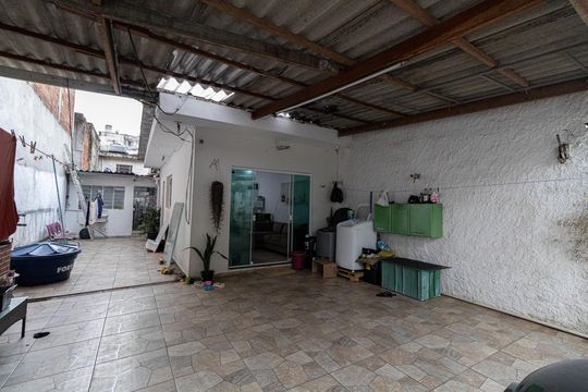 Garagem de casa para alugar com 2 quartos, 156m² em Jardim Itapemirim, São Paulo