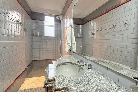 Banheiro Social de apartamento à venda com 3 quartos, 144m² em Gutierrez, Belo Horizonte